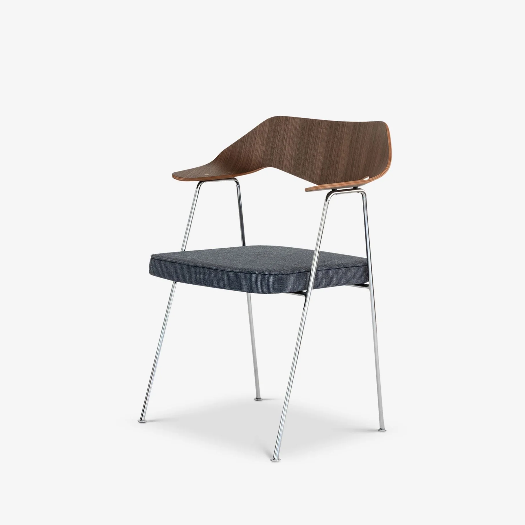 675 Chair - Image 21
