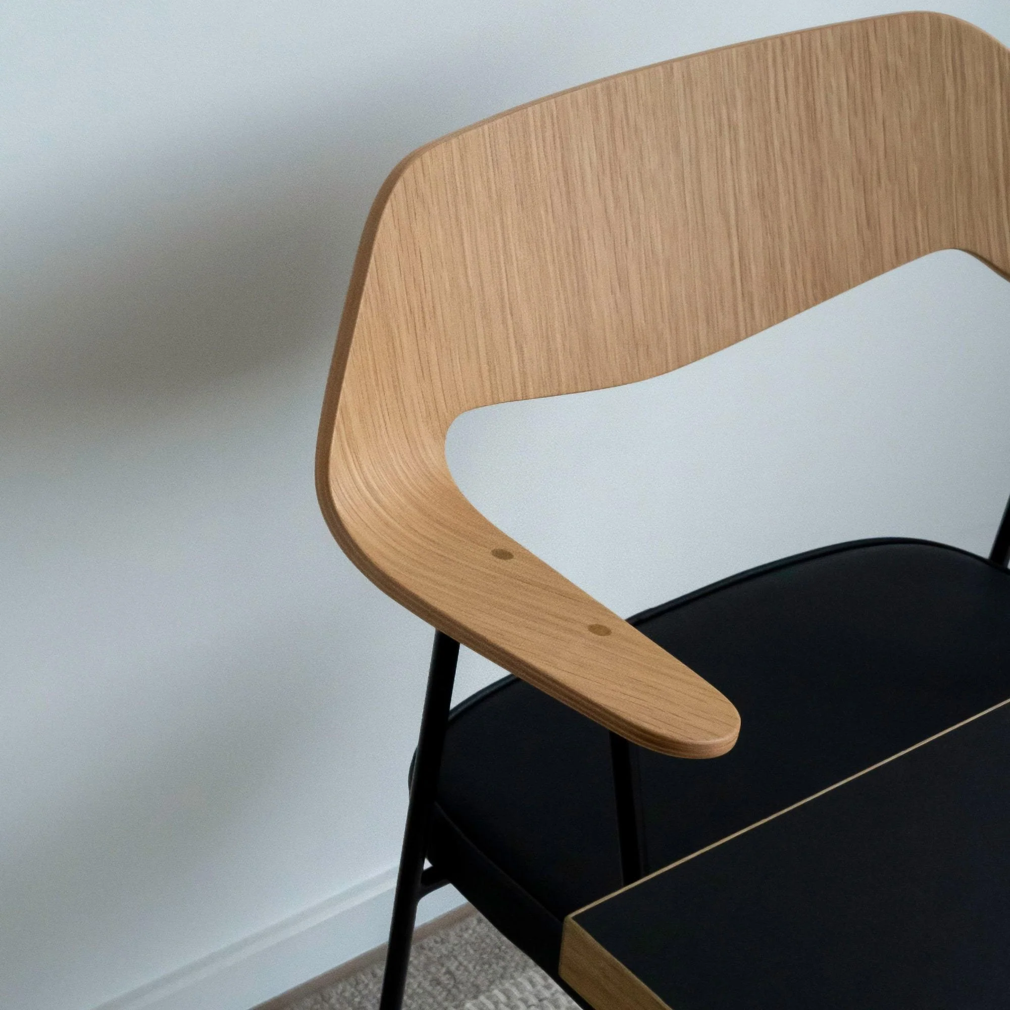 675 Chair - Image 22