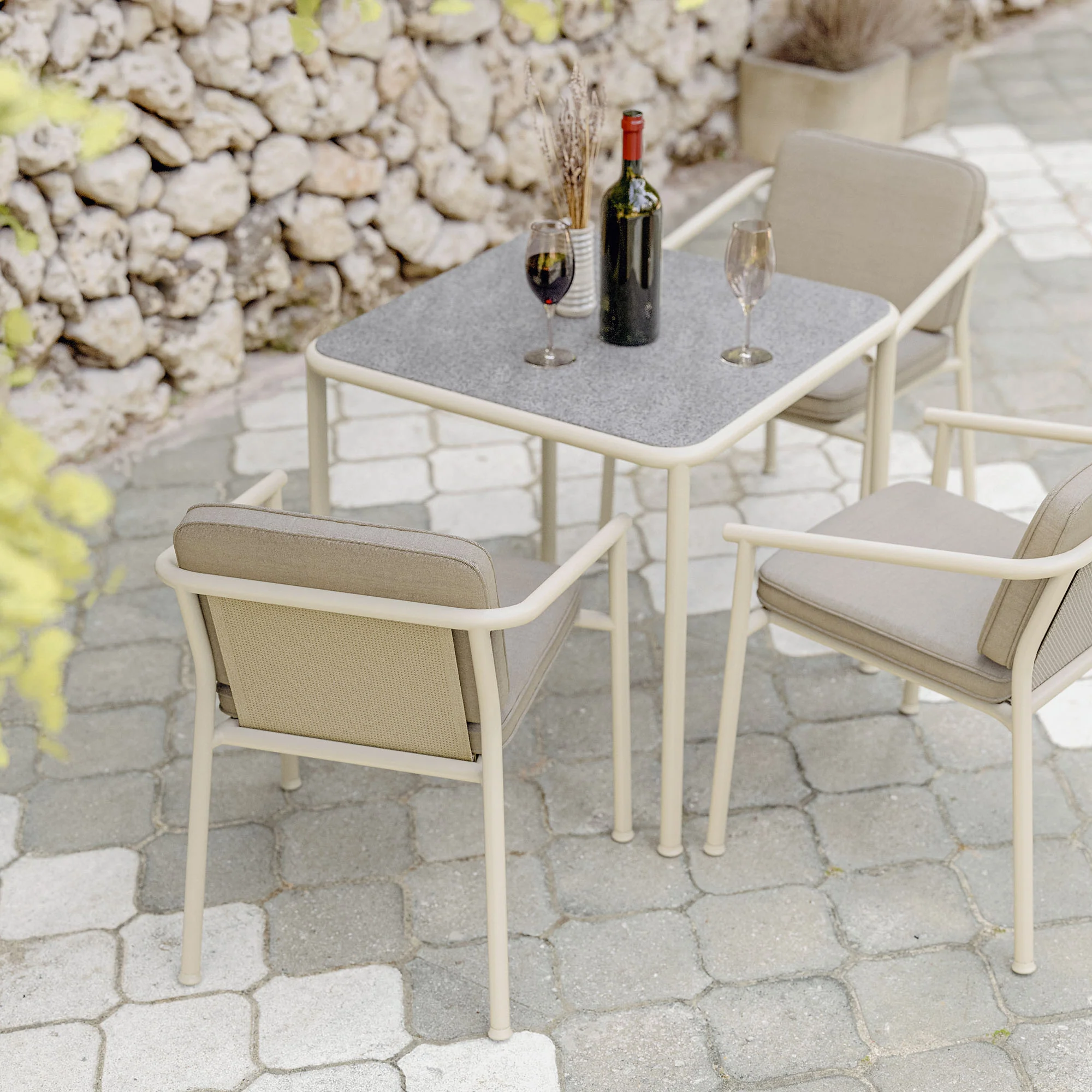 Campus Square Table - Image 2