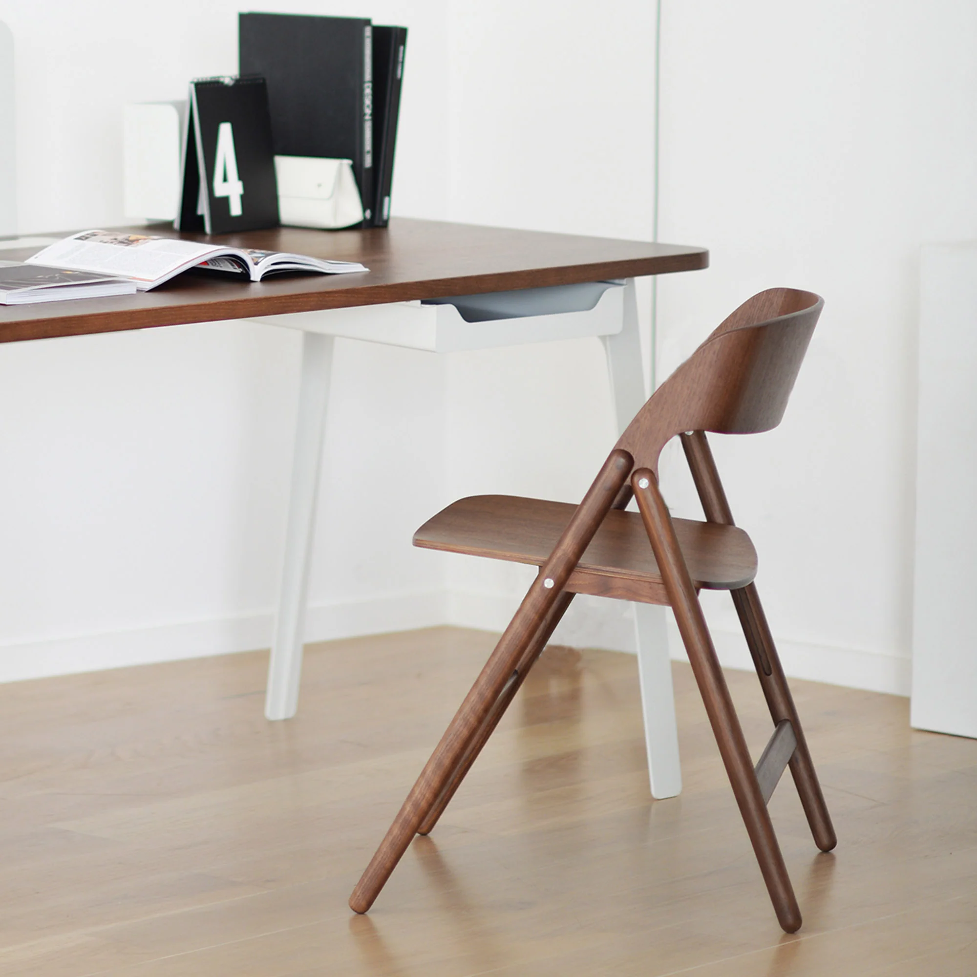 Narin Folding Chair - Image 3