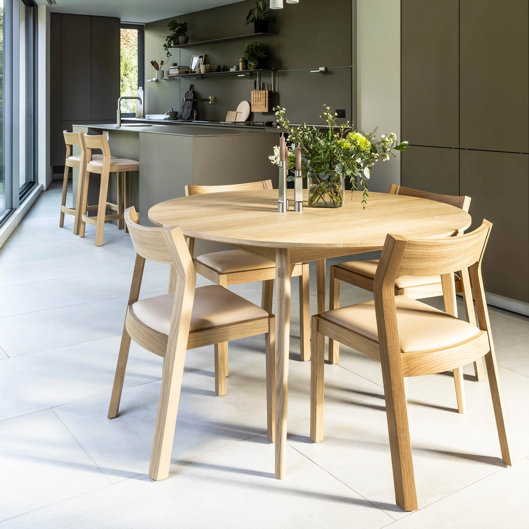 Profile Chair - Image 3